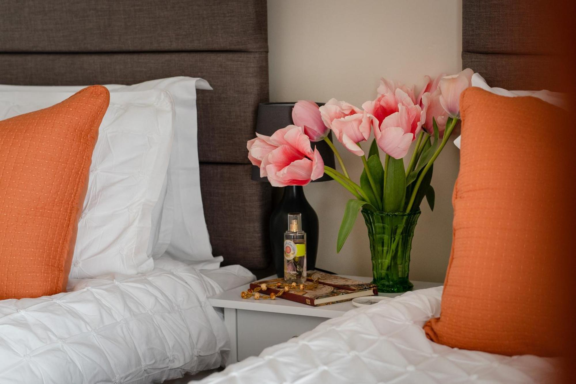 Lawsons Place - Family-Friendly Apartment With Parking On Babbacombe Downs In ทอร์คิ ภายนอก รูปภาพ
