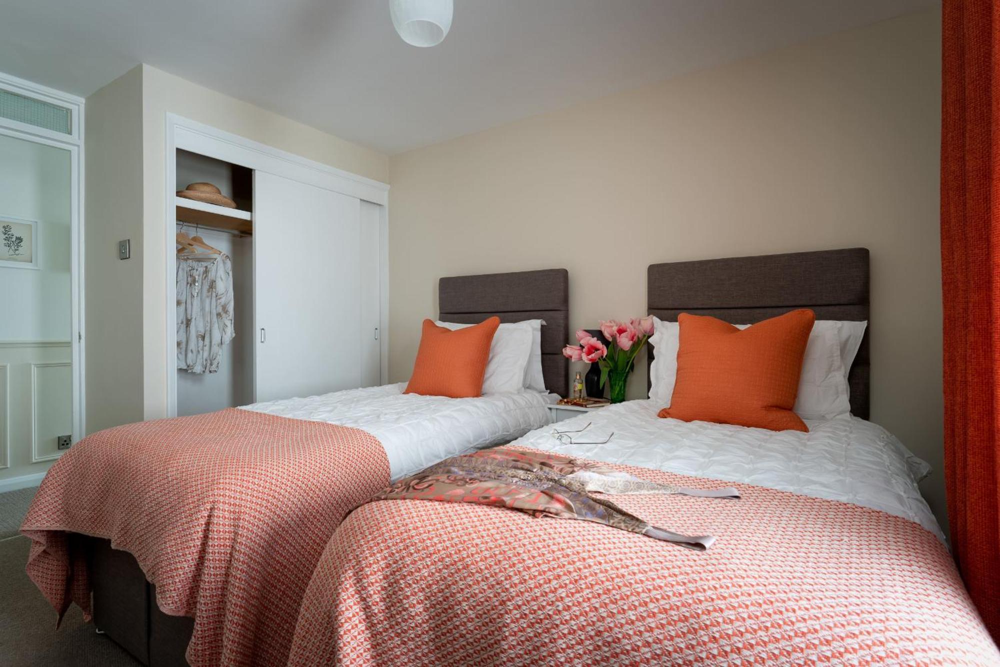 Lawsons Place - Family-Friendly Apartment With Parking On Babbacombe Downs In ทอร์คิ ภายนอก รูปภาพ